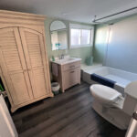 06-Bathroom